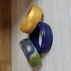 CONTOURED SILICONE BAND, CHOICE OF COLOR